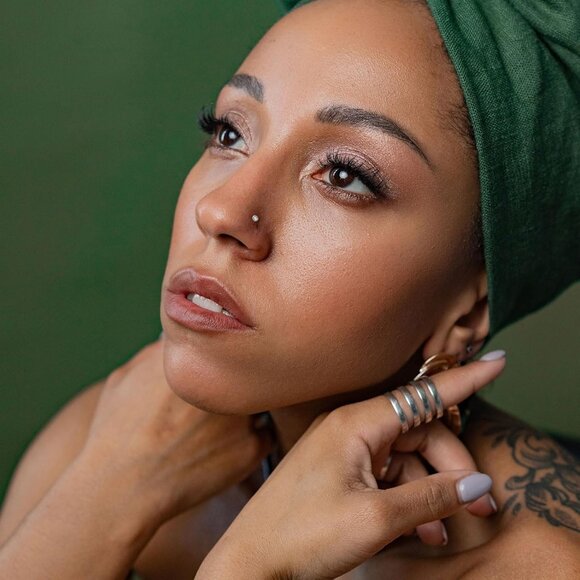 Classic Nose Rings in Surgical Steel with Cubic Zirconia - Ideal Gifting Set - Picture 4 of 7